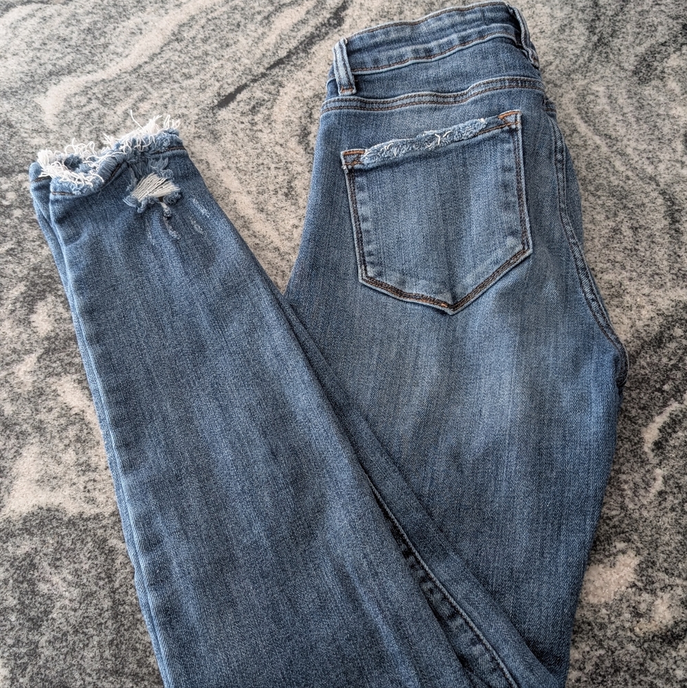 KanCan Distressed Hem Cropped Blue Jeans